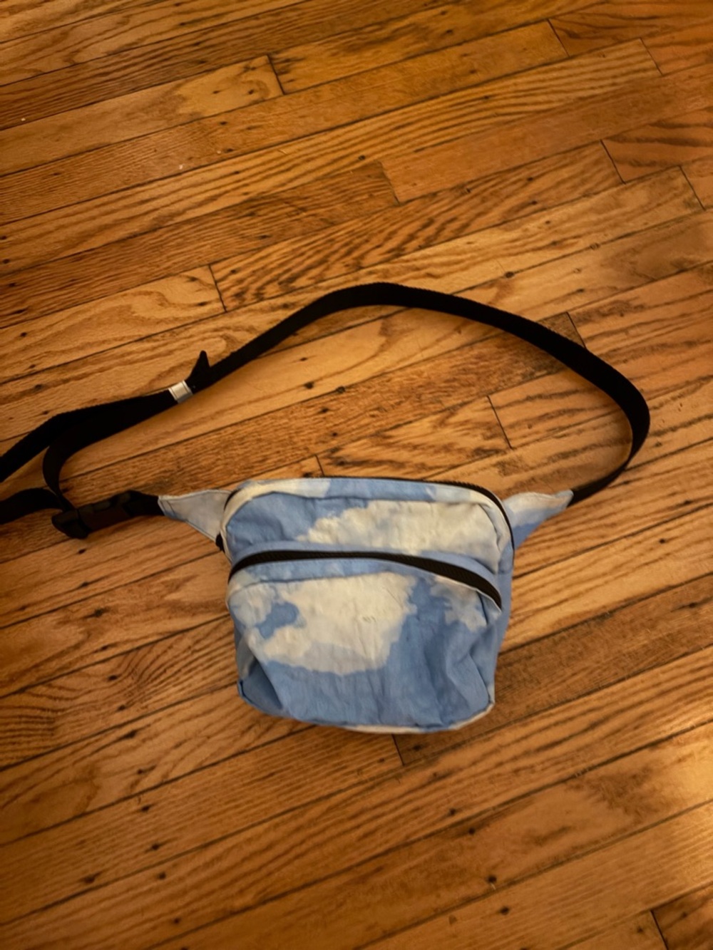 BAGGU Cloud fanny pack